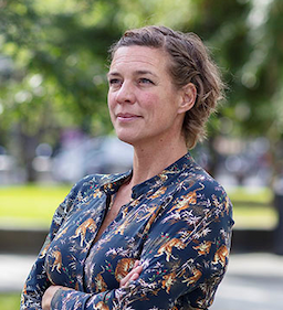 Iris van den Akker