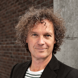 Kristian Esser kleur klein