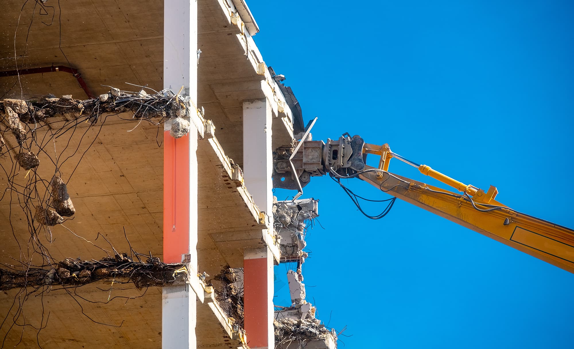 Demolition of an apartment building in Amsterdam, Noord-Holland